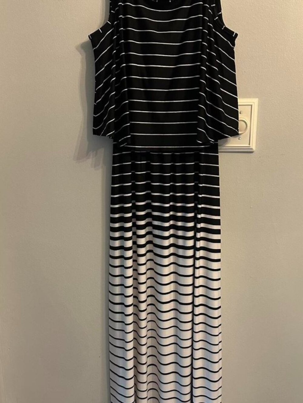 NWOT Sabrina Lauren Black & White ombré striped layered maxi/midi dress. Size S.